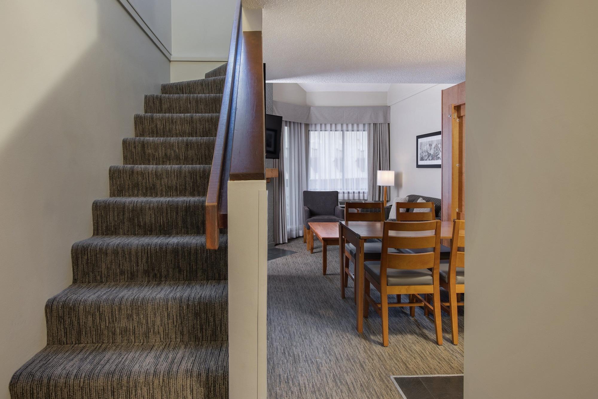 Whistler Village Inn & Suites Exterior foto