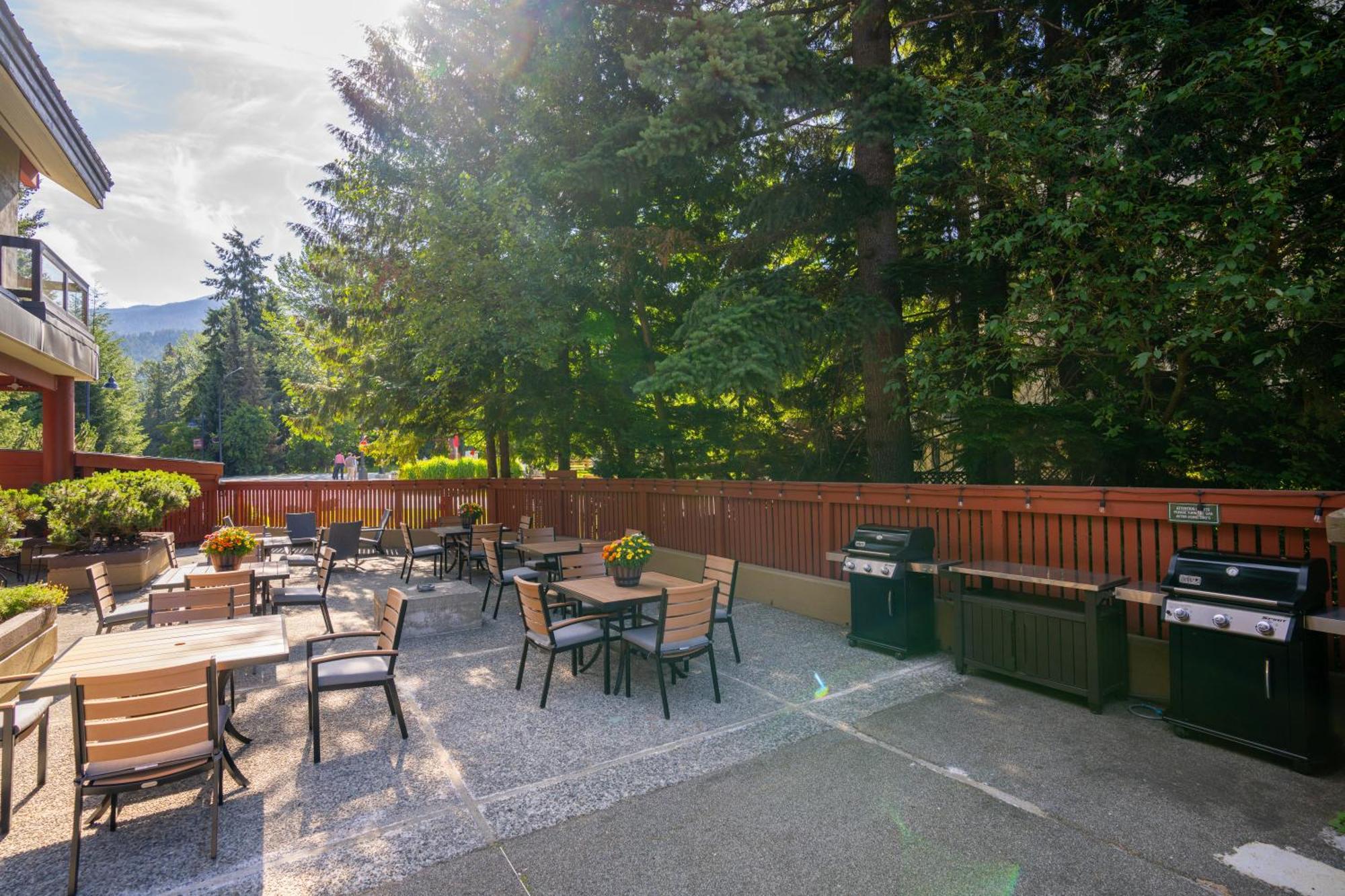 Whistler Village Inn & Suites Exterior foto