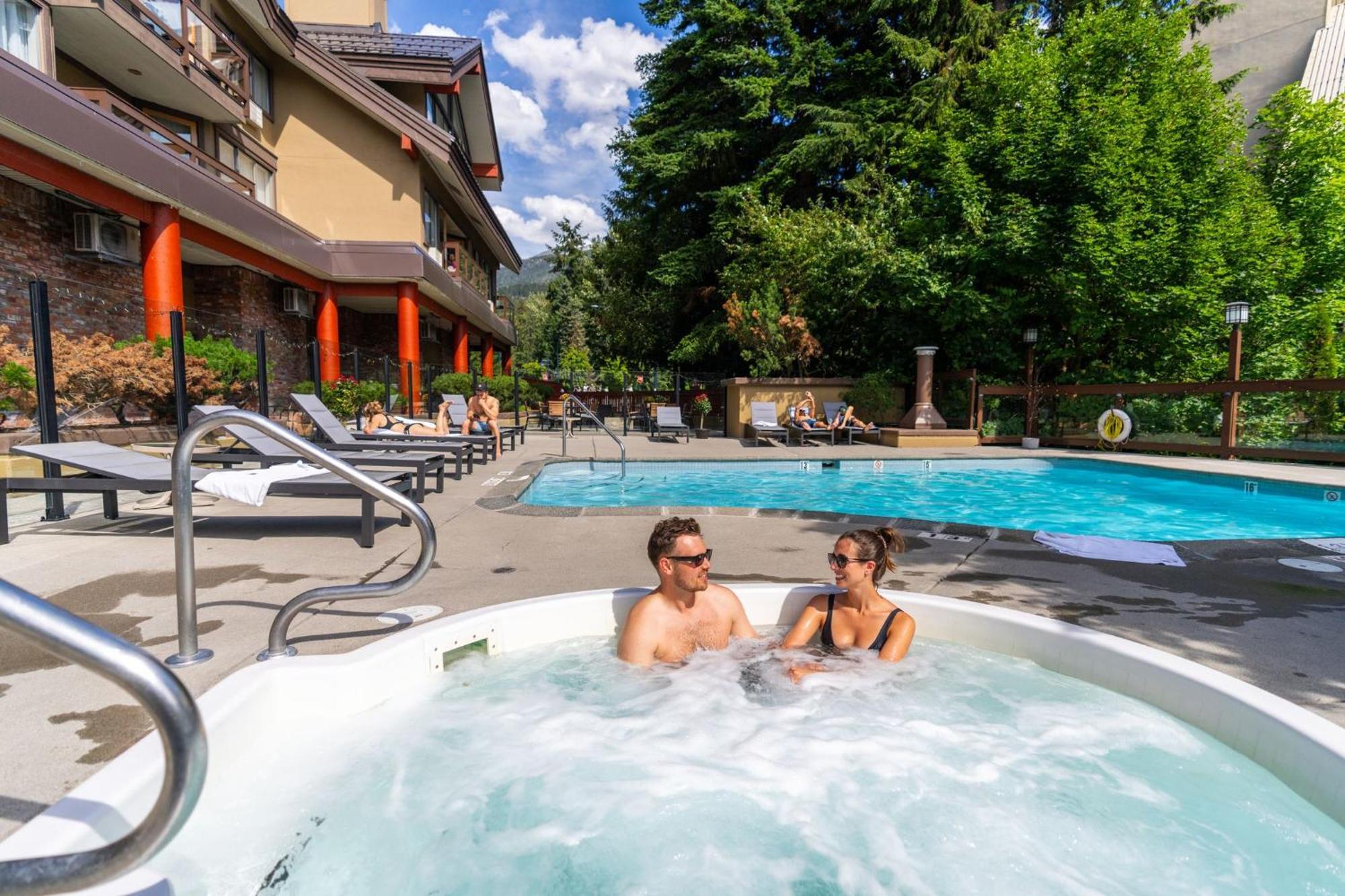 Whistler Village Inn & Suites Exterior foto
