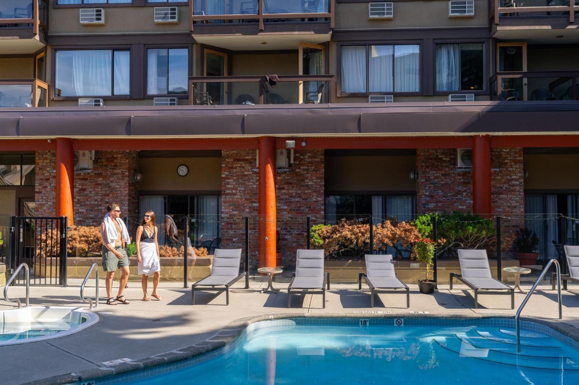 Whistler Village Inn & Suites Exterior foto
