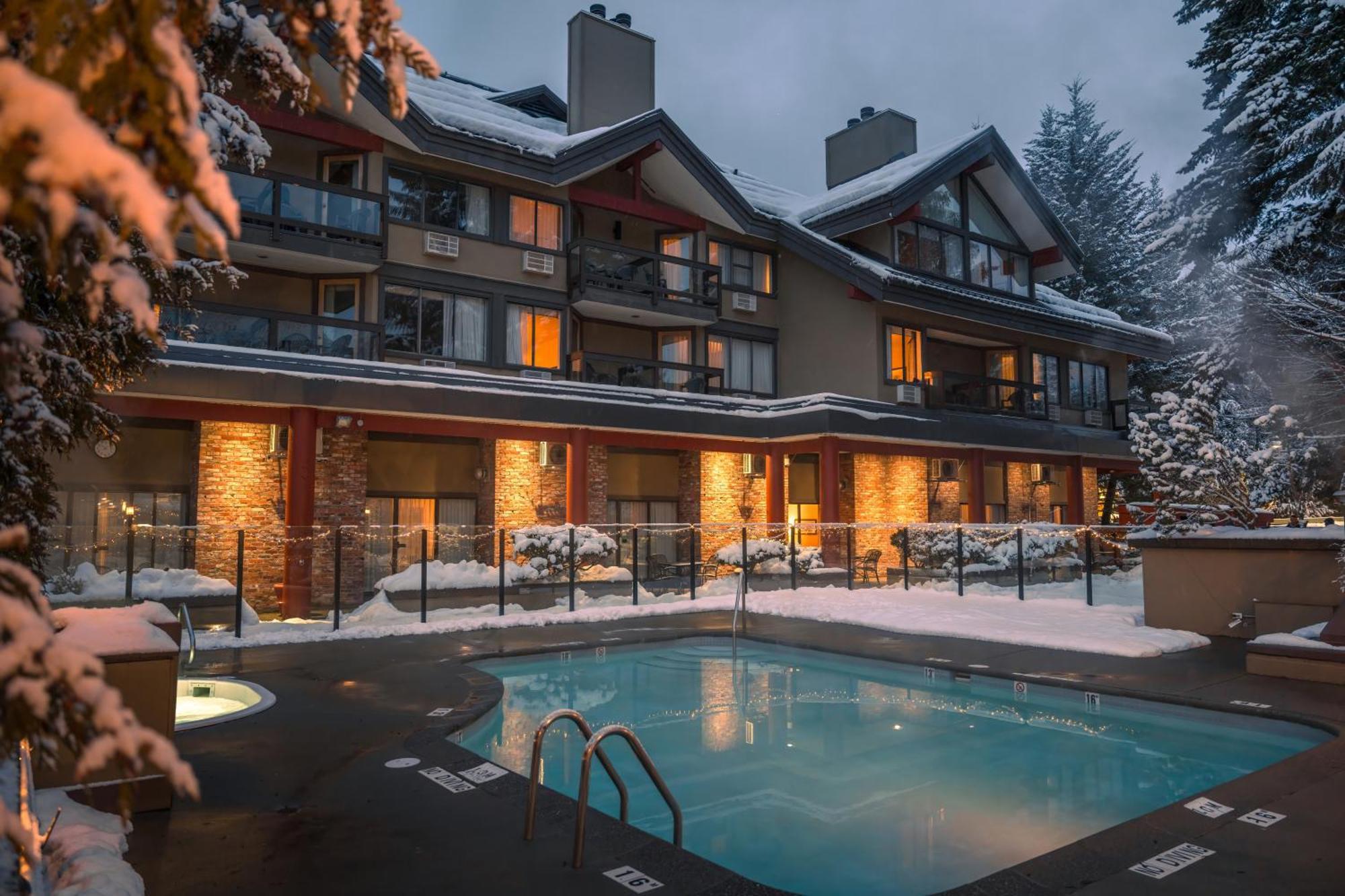 Whistler Village Inn & Suites Exterior foto