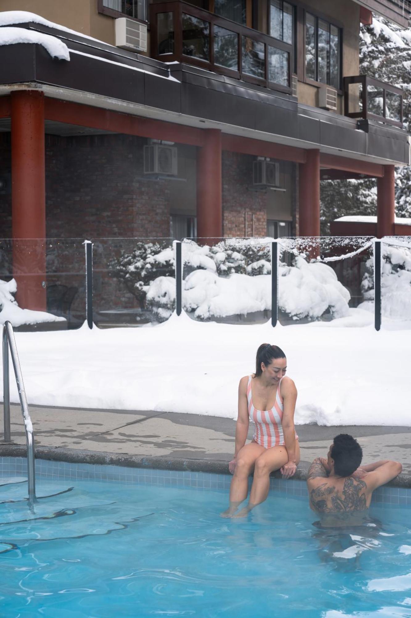 Whistler Village Inn & Suites Exterior foto